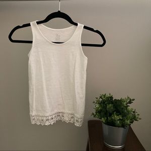 🪴3/$15 children’s place lacey detailed white tank